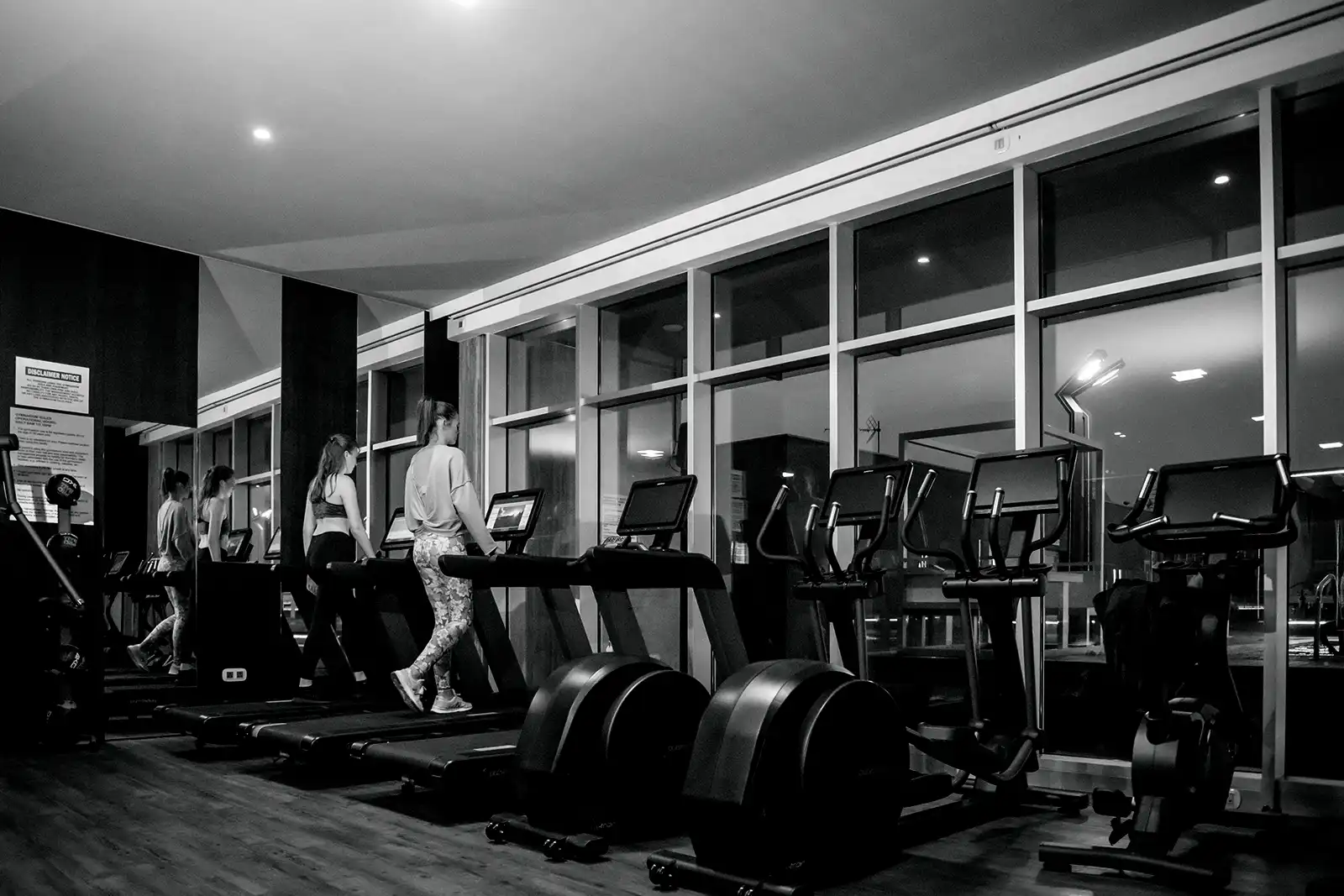 Fitness center at Kwarleyz Residence with city view